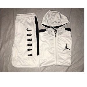 Men’s xl sweat pants and sleeveless top